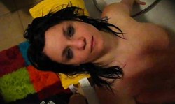 Raven-haired amateur chick swallows fresh cum after oral pause