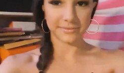 Cute College Chick Gets Her Pussy So Wet