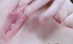 She Finger Fucked Her Pussy Till She Gets Wet