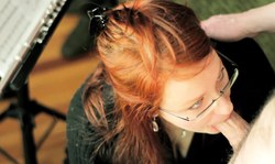 Gorgeous redhead chick nicely sucks a dick in art of blowjob style