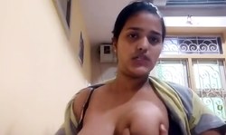 Sexy Indian Girl Boob pressing Selfie mms videos