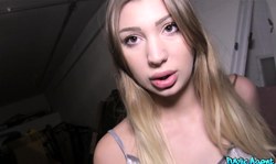 Babe with full lips Vyvan Hill looks like a good dicksucker