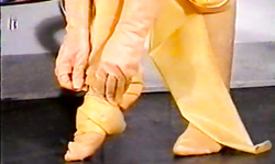 Babe in latex is trying to please her lovely perverted mistress