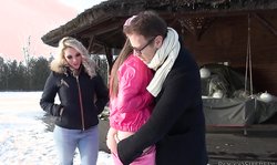 Rocco Siffredi invited a hot Carla Crouz for a good blowbang