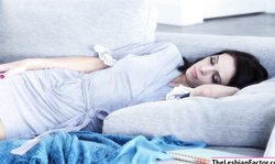 Busty babe Eva Long facesiting Ninas pretty face