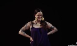 First-class chick in cage Wasteland stimulates her hungry crack