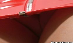 Beautiful blonde babe Faith Leon stimulates her stunning vagina