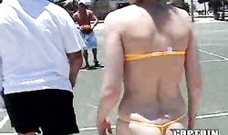 Slender hottie Miranda poses naked in front of two men