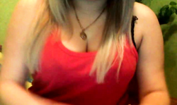 Busty babe is not showing her face but revealing her tits