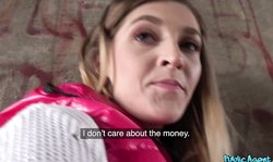 Extremely hot babe Public Agent Rhiannon Ryder gives a good blowjob