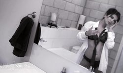 Soloing mademoiselle Sunny Leone slowly takes off her shirt