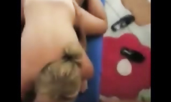 Elegant Russian mommy performs an awesome blowjob in the close-up