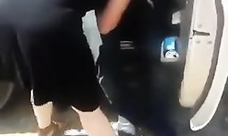 بتمص زبر حبيبها.father في السيارة مص روعه ححح