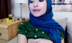 Arbic Model Scene her Nipple and Playing with Nipples