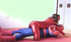 Spiderman vs Spiderwoman