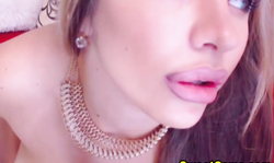 Pretty Sexy Babe Fingers her Tight Pussy