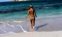 Sweet 18 19 Teens are showing off their pussies on the beach