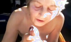 Mamie bois tout le jus