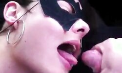 Deutsches Amateur-Mädchen Deepthroat bf Sperma in den Mund