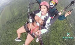 Mariana Martix squirts while paragliding