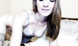 Seductive Pretty Babe Get Naked and Masturbate