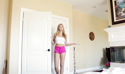 Smiling blue-eyed Sis Love's Me cutie Blair Williams decided to to suck my dick