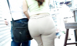 Fat big booty of an amateur babe in tight panties!