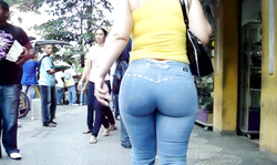 Woman in yellow t-shirt is having a really sweet big booty
