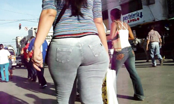 Awesome all-natural big booty babe in very tight jeans