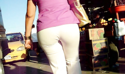 Amazingly hot big booty lady spotted on the hidden cam