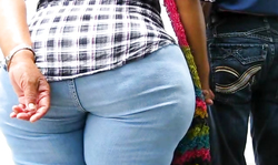 Spotted a truly sweet big booty right on the streets of mexico