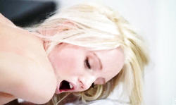 Kenna James licks a wide-opened pussy of Sammie Daniels