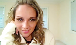 Elegant beauty Nikki Sims teases like a professional stripper