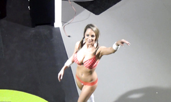 Sporty babe Nikki Sims is playing basketball in a hot way