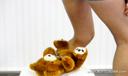 Amazingly sweet babe with round ass does love Butt Crush fetish