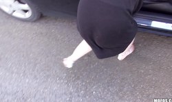 Sex-addicted teen Ella Hughes knows how to please a driver