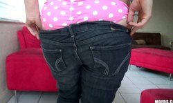 Blue-eyed Latina brunette Oxuanna Envy and a fat cock in her mouth